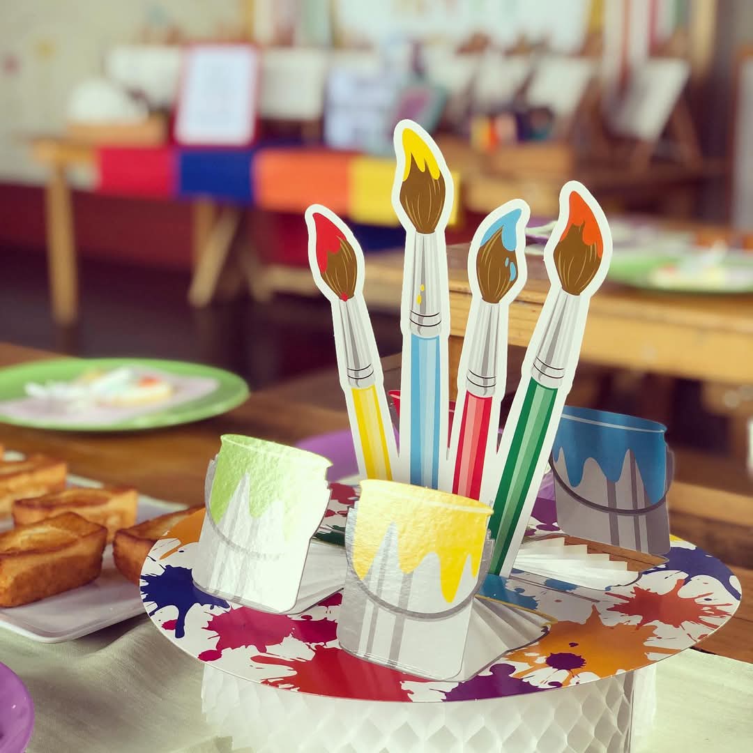 Art Theme Honeycomb Centerpriece w/ Paint Brushes - 1PC