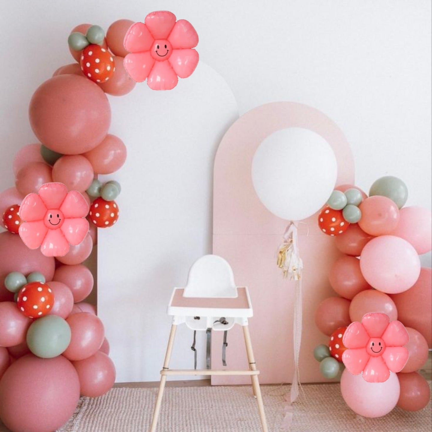 Smiling Flower Balloon in Pink Color