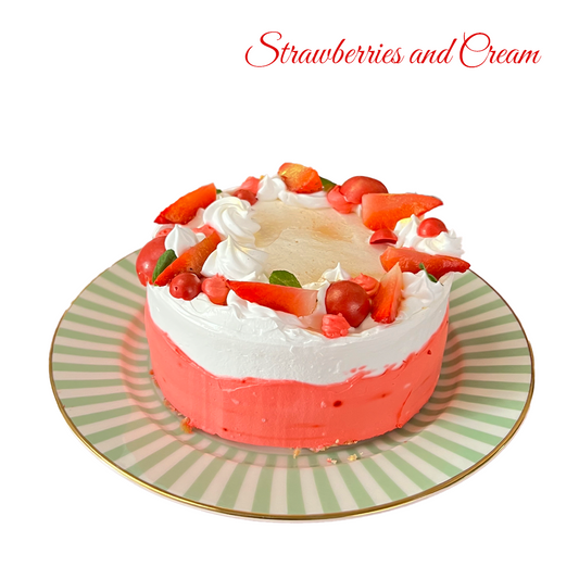 Wanna Party Strawberries & Creame Cake 1/2 Kg