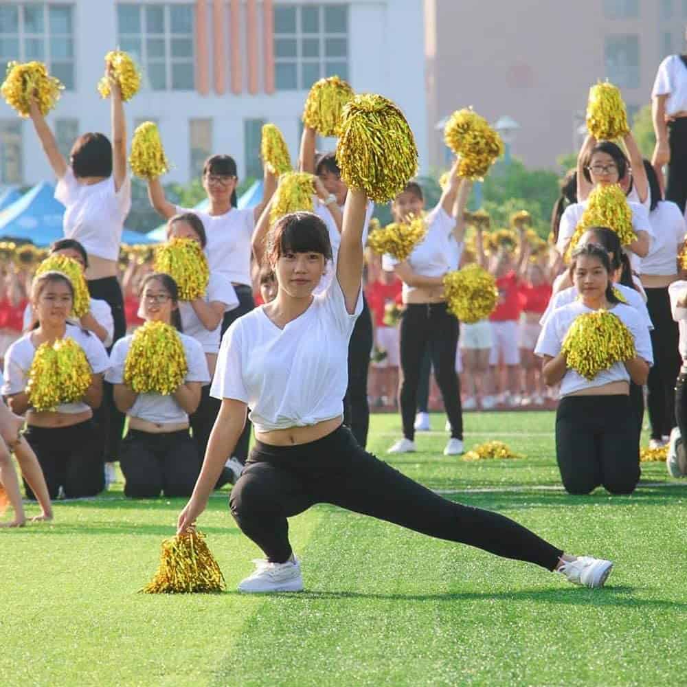 Cheerleader Pom Poms Gold